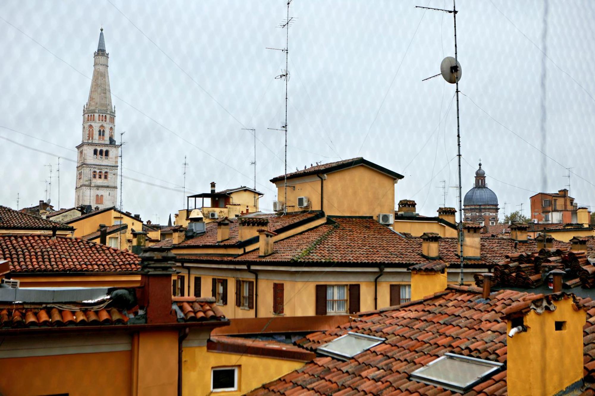 Loggia Dei Lovoleti Suite Modena Buitenkant foto